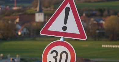 Unfallhäufungsstelle auf der B470 bei Neustadt-Diespeck Verkehrsschild 30
