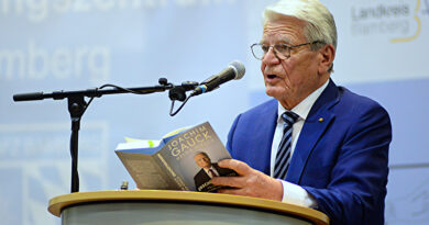 Joachim Gauck, 1940 in Rostock geboren, war Pastor, Mitinitiator des Widerstands gegen das DDR-Regime