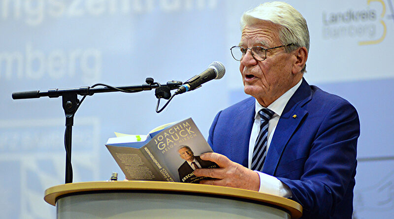 Joachim Gauck, 1940 in Rostock geboren, war Pastor, Mitinitiator des Widerstands gegen das DDR-Regime