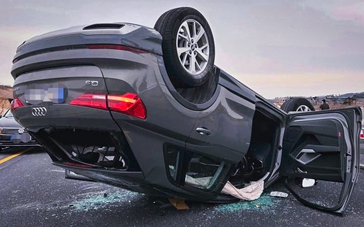 Schwerer Verkehrsunfall auf der A3 – Pkw überschlägt sich im Baustellenbereich