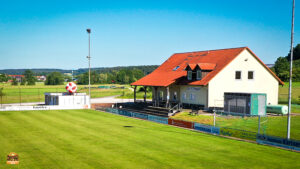 FC Thüngfeld plant neue Haupttribüne – direkt am A3-Erdwall