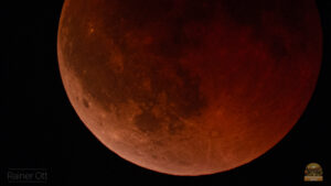 Blutmond verzauberte den Himmel über dem Steigerwald