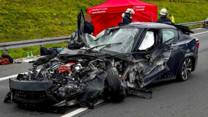 Schwerer Unfall auf der A3 bei Schlüsselfeld: LKW blockiert Fahrbahn