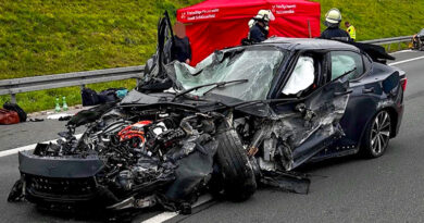 Schwerer Unfall auf der A3 bei Schlüsselfeld: LKW blockiert Fahrbahn