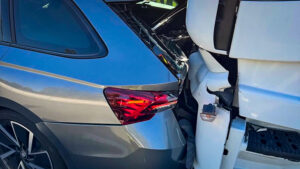 LKW fährt auf PKW auf – Glück im Unglück auf der A3 bei Schlüsselfeld