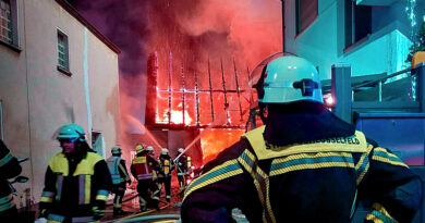 Scheunenbrand in Thüngfeld - Großaufgebot verhindert Schlimmeres