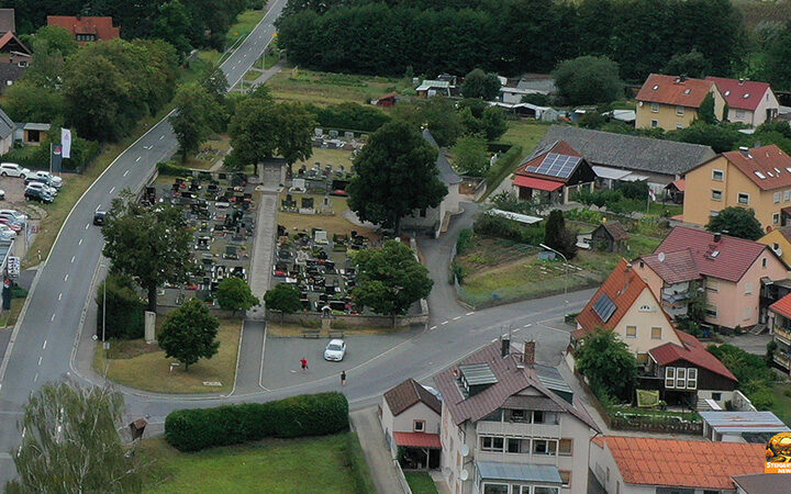 Baustelle beim Friedhof Schlüsselfeld. Ab 3. August 2026 ist die Kreuzung Aschbacher Straße / Batschkastraße in Schlüsselfeld wegen Straßenbauarbeiten bis 11. September vollständig gesperrt.