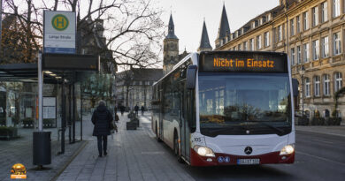 Der Landkreis Bamberg stellt den Sandkerwa-Express und die kostenlosen Adventsbusse ein. Grund sind steigende Pflichtausgaben und die angespannte Haushaltslage.