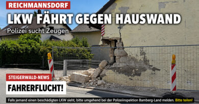 kaputte Hauswand bzw. Mauer in Reichmannsdorf an der Hauptstraße. Risse sind zu sehen. Die Unfallstelle ist abgesperrt. Vermutlich LKW beteiligt in Reichmannsdorf, Ortsteil von Schlüsselfeld