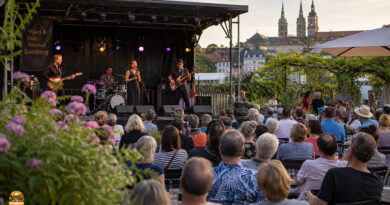 Das Blues- & Jazzfestival Bamberg läuft bis 9. August 2026. Auftakt ist auf der Böhmerwiese, danach folgen kostenlose Konzerte am Maxplatz. Programm hier