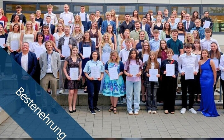 90 Spitzen-Absolventen aus Stadt und Landkreis Bamberg geehrt: Stadt und Landkreis würdigen die besten Schulabschlüsse aus mehr als 50 Schulen.