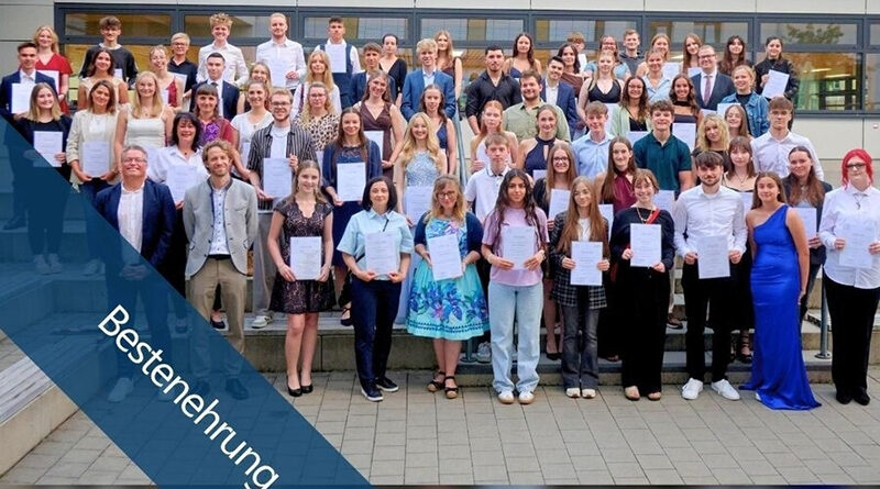 90 Spitzen-Absolventen aus Stadt und Landkreis Bamberg geehrt: Stadt und Landkreis würdigen die besten Schulabschlüsse aus mehr als 50 Schulen.