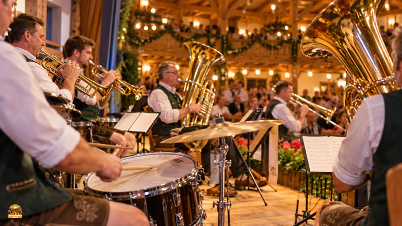 Musikantenstadl in Wachenroth: Blasmusikabend in der Ebrachtalhalle