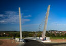 Neue Brücke zwischen Tüngfeld und Fürstenforst ist fertiggestellt, die die Autobahn A3 von Würzburg nach Nürnberg überquert.